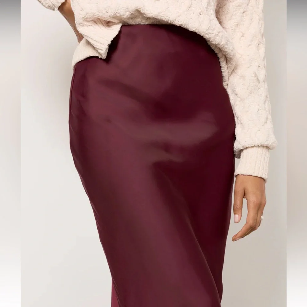 Evereve Maddie Satin Skirt Medium - Picture 2 of 7